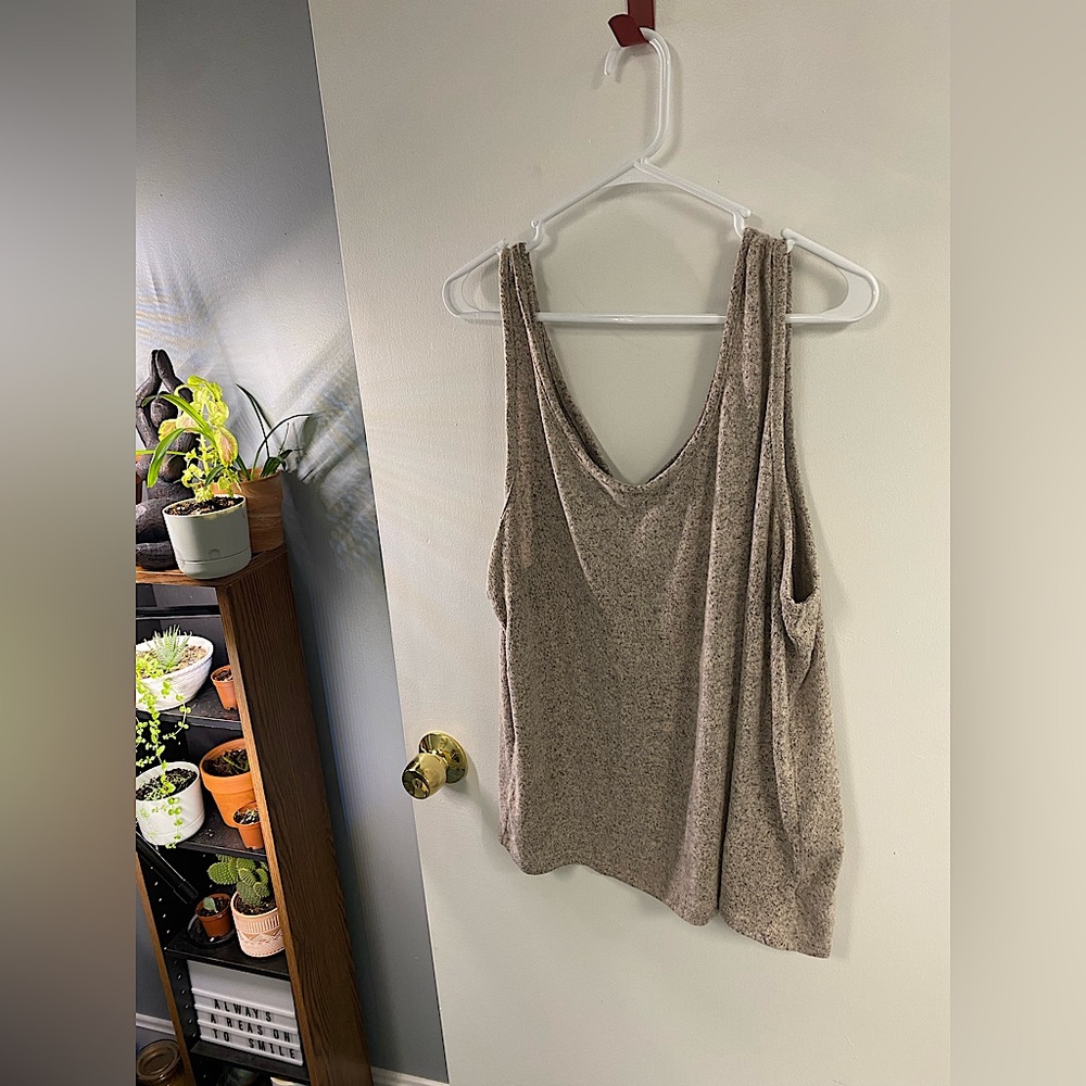Cream colored tank top with speckled detail